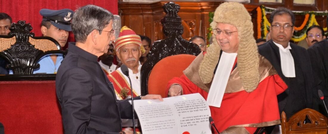 কলকাতা হাই কোর্টের নতুন প্রধান বিচারপতি রবীন্দ্র ভি ঘুগে, শপথ পাঠ করালেন রাজ্যপাল