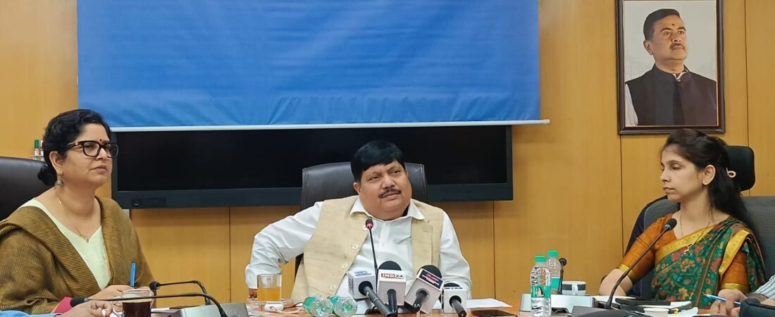চটকল শ্রমিকদের আবাসনে উদ্যোগ, বড় বার্তা শ্রমমন্ত্রী অর্জুন সিংয়ের